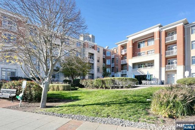 7400 River Road 228, North Bergen, NJ 07047