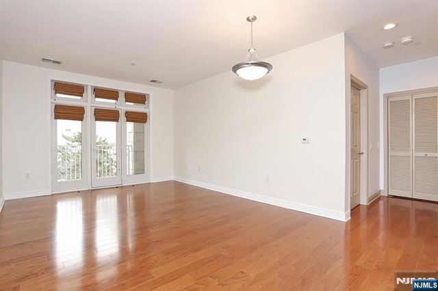 7400 River Road 228, North Bergen, NJ 07047