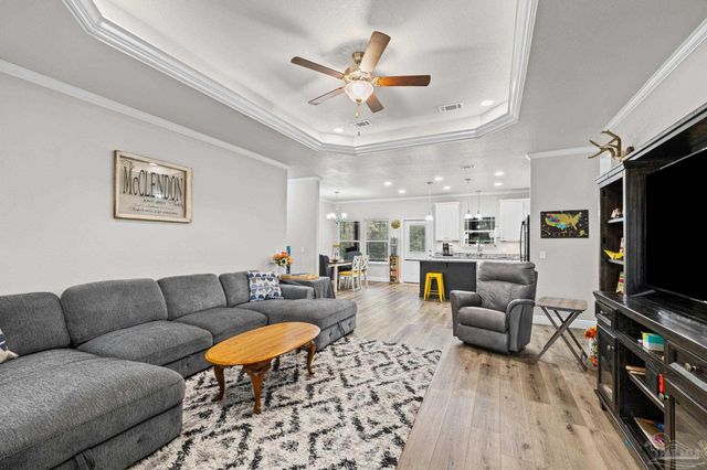 922 E Edney Ave, Crestview, FL 32539