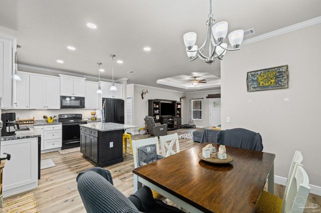 922 E Edney Ave, Crestview, FL 32539