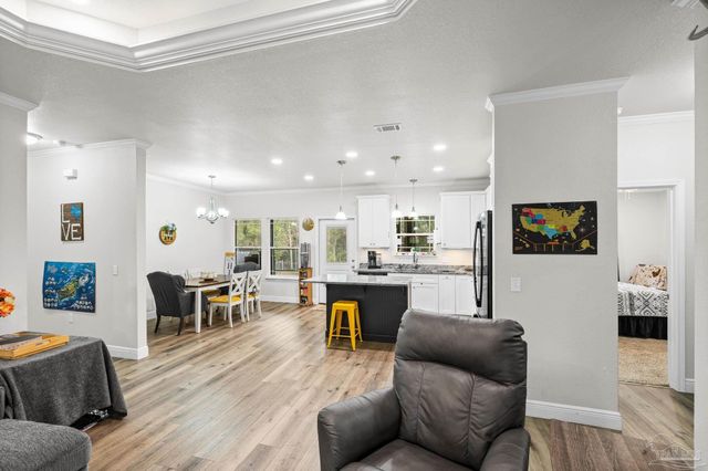 922 E Edney Ave, Crestview, FL 32539