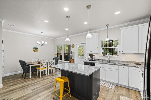 922 E Edney Ave, Crestview, FL 32539