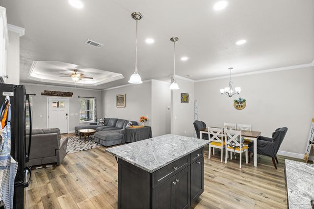 922 E Edney Ave, Crestview, FL 32539