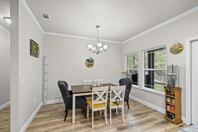 922 E Edney Ave, Crestview, FL 32539