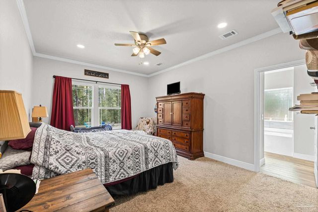 922 E Edney Ave, Crestview, FL 32539