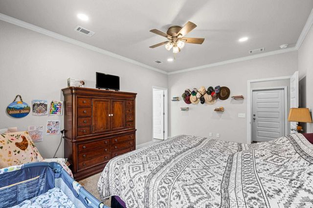 922 E Edney Ave, Crestview, FL 32539