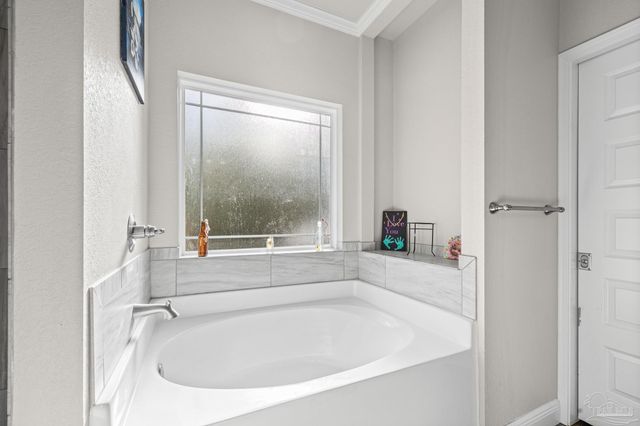 922 E Edney Ave, Crestview, FL 32539