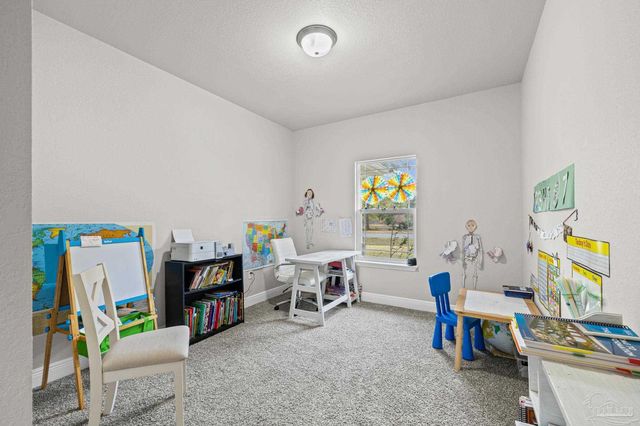 922 E Edney Ave, Crestview, FL 32539