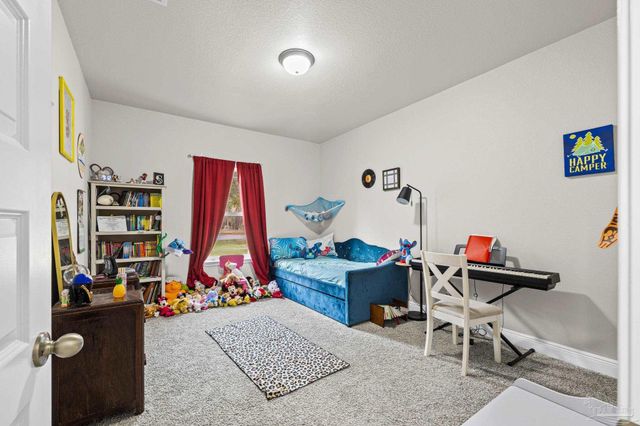 922 E Edney Ave, Crestview, FL 32539