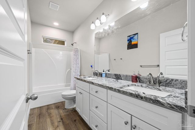 922 E Edney Ave, Crestview, FL 32539