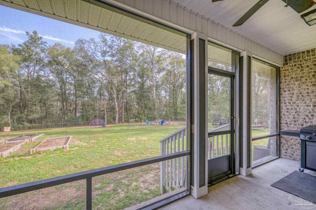 922 E Edney Ave, Crestview, FL 32539