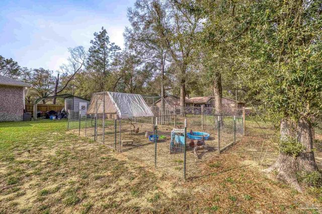 922 E Edney Ave, Crestview, FL 32539