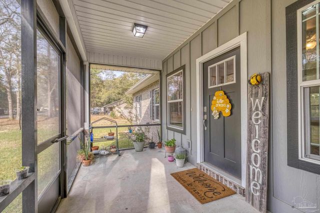 922 E Edney Ave, Crestview, FL 32539