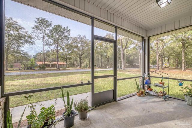 922 E Edney Ave, Crestview, FL 32539