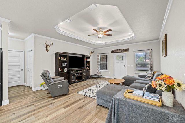 922 E Edney Ave, Crestview, FL 32539