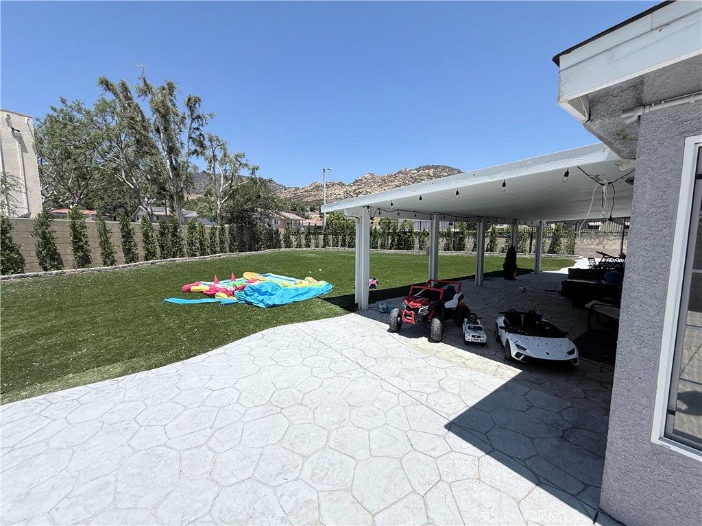 Image 12 of property listing at 2290 Rohner Court, Simi Valley, CA 93063