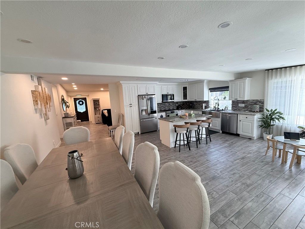 Image 2 of property listing at 2290 Rohner Court, Simi Valley, CA 93063