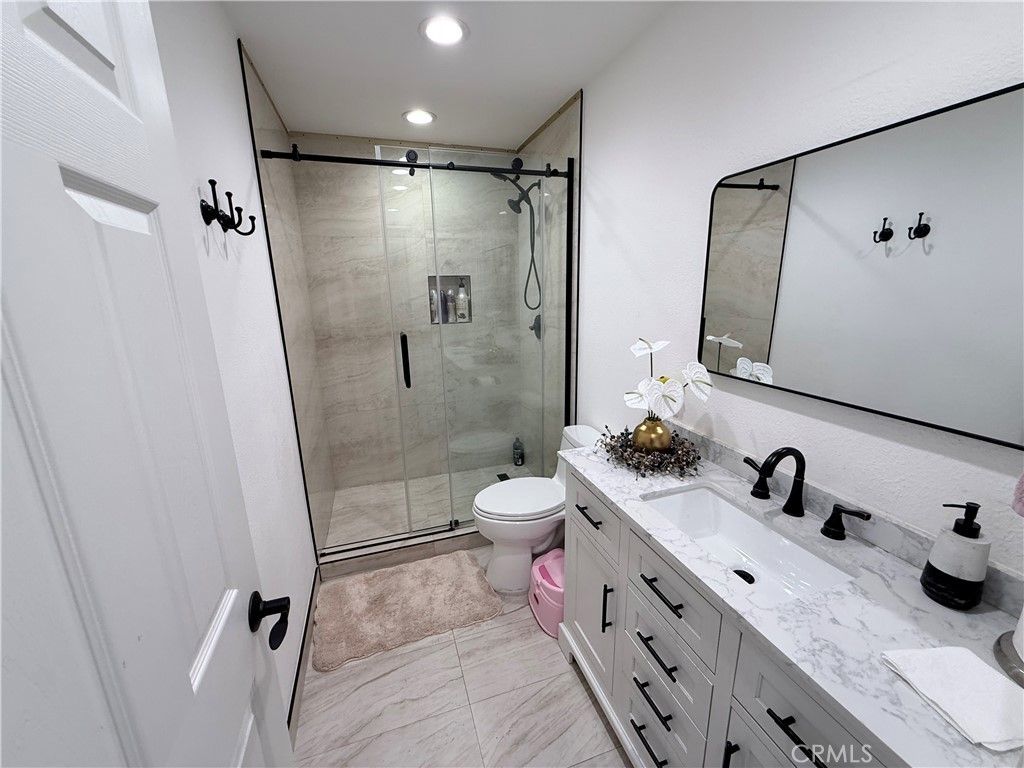 Image 5 of property listing at 2290 Rohner Court, Simi Valley, CA 93063