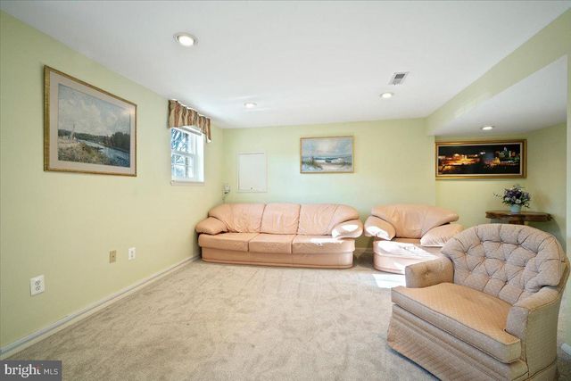 8217 MOUNTAIN LAUREL LN, Gaithersburg, MD 20879