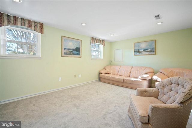 8217 MOUNTAIN LAUREL LN, Gaithersburg, MD 20879