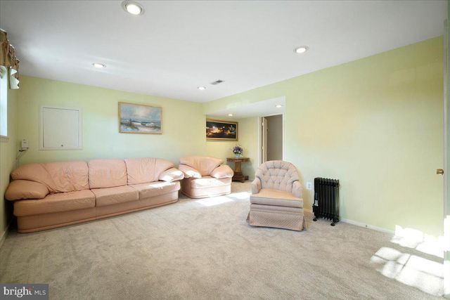 8217 MOUNTAIN LAUREL LN, Gaithersburg, MD 20879