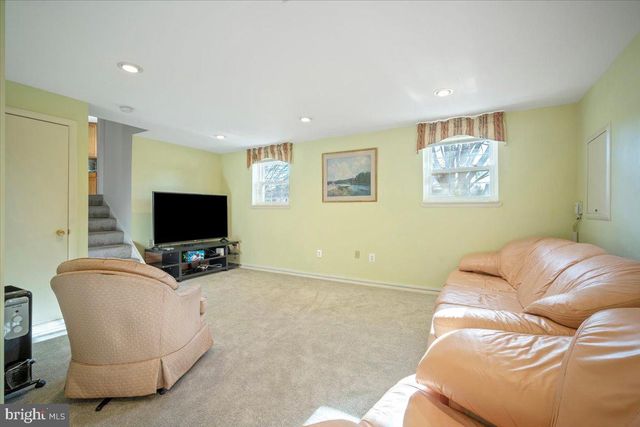 8217 MOUNTAIN LAUREL LN, Gaithersburg, MD 20879