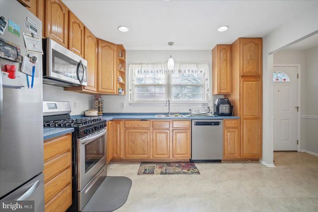 8217 MOUNTAIN LAUREL LN, Gaithersburg, MD 20879