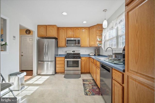 8217 MOUNTAIN LAUREL LN, Gaithersburg, MD 20879