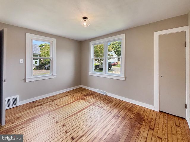 57 OHIO AVE, Blackwood, NJ 08012