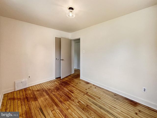 57 OHIO AVE, Blackwood, NJ 08012