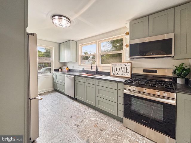 57 OHIO AVE, Blackwood, NJ 08012