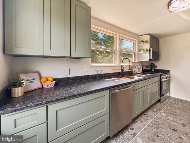 57 OHIO AVE, Blackwood, NJ 08012