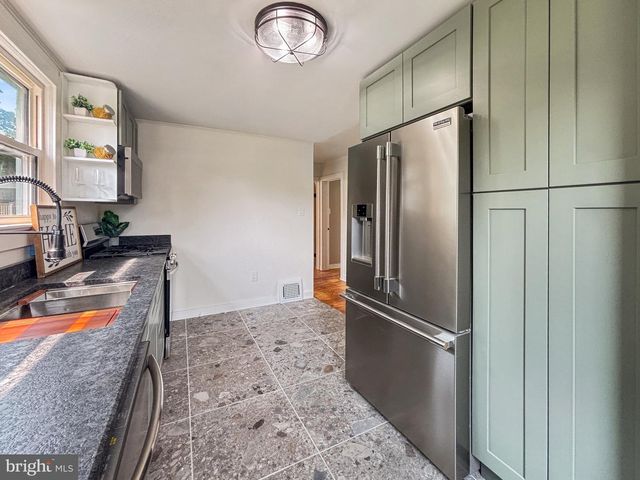 57 OHIO AVE, Blackwood, NJ 08012