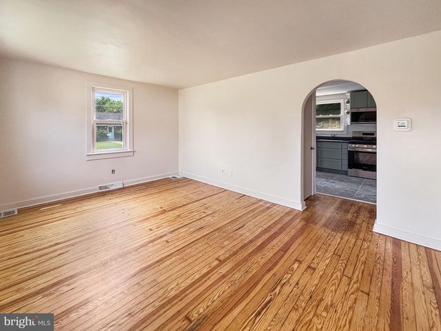 57 OHIO AVE, Blackwood, NJ 08012