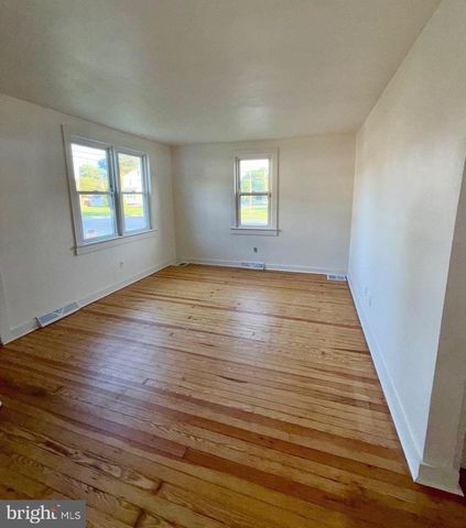 57 OHIO AVE, Blackwood, NJ 08012