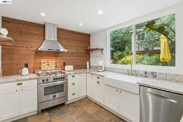 2349 Kilkare Rd, Sunol, CA 94586