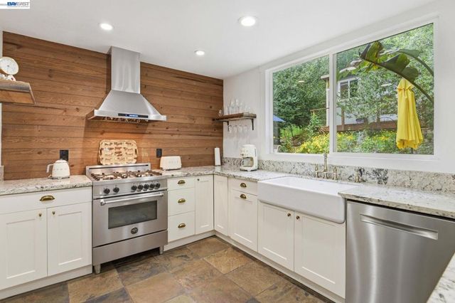 2349 Kilkare Rd, Sunol, CA 94586