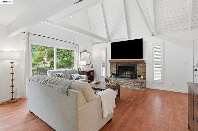 2349 Kilkare Rd, Sunol, CA 94586