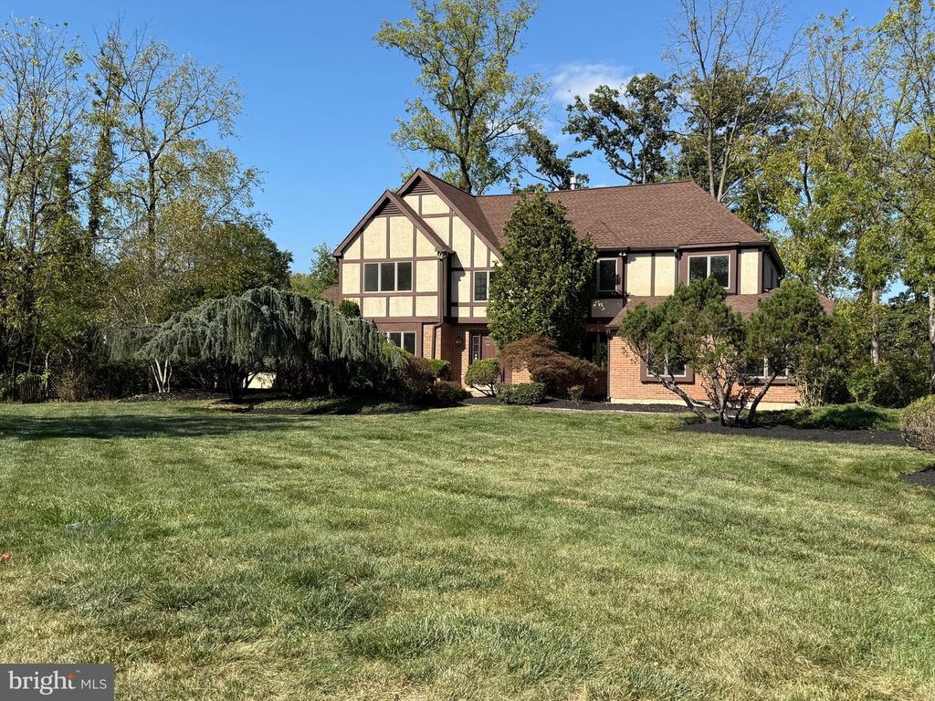 1377 TANGLEWOOD DR, North Wales, PA 19454