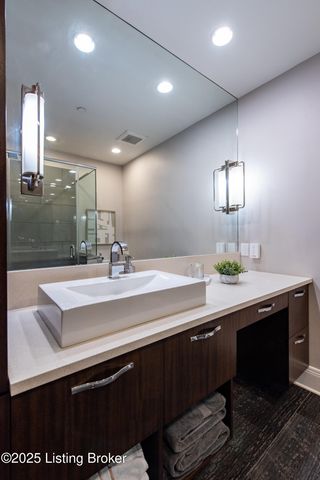 133 S 3rd St APT 403, Louisville, KY 40202