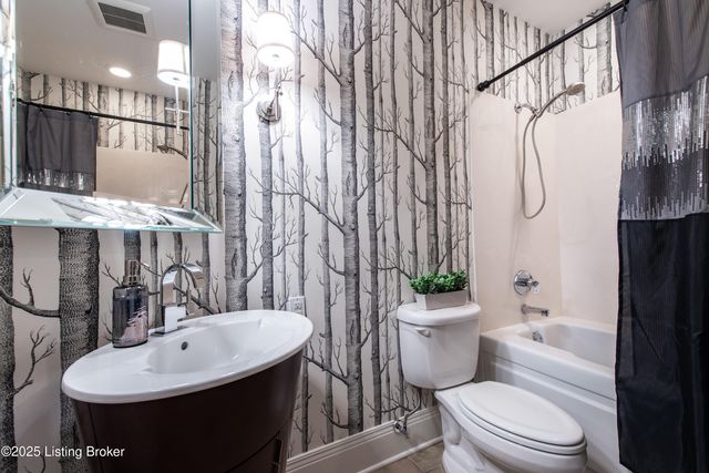 133 S 3rd St APT 403, Louisville, KY 40202