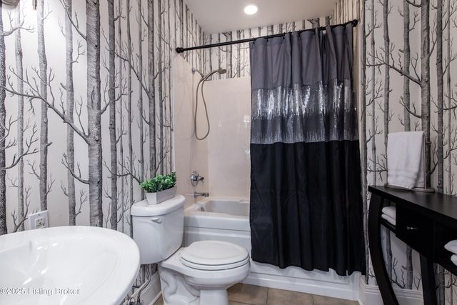 133 S 3rd St APT 403, Louisville, KY 40202