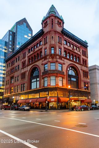 133 S 3rd St APT 403, Louisville, KY 40202