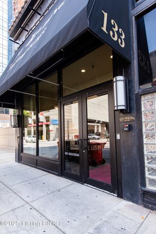 133 S 3rd St APT 403, Louisville, KY 40202