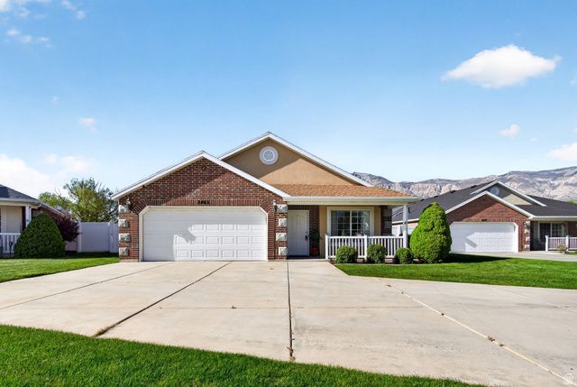 2465 N DORCHESTER AVE, Harrisville, UT 84414