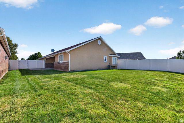 2465 N DORCHESTER AVE, Harrisville, UT 84414