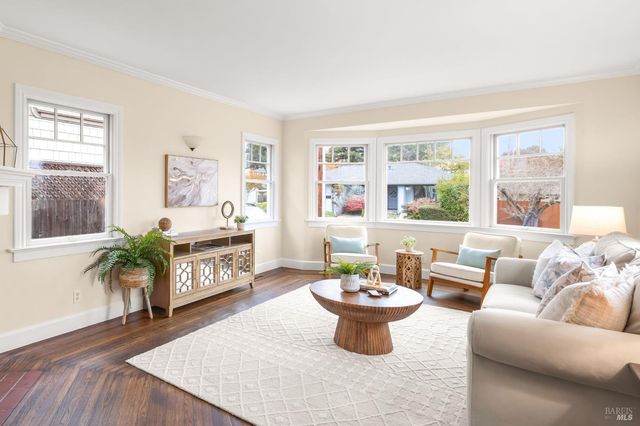 605 Baker St, Petaluma, CA 94952