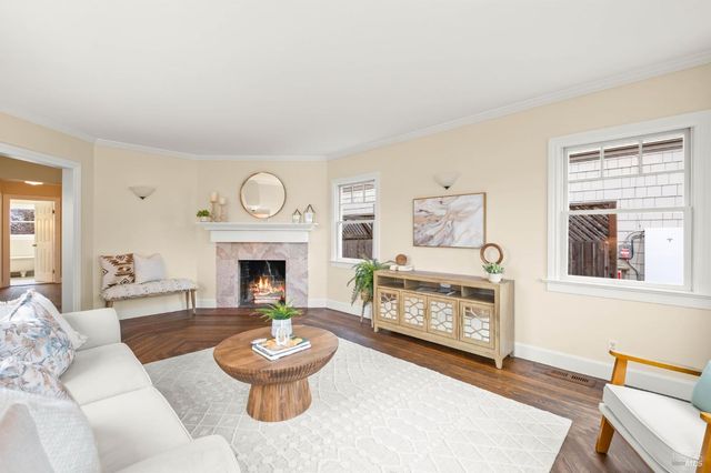 605 Baker St, Petaluma, CA 94952