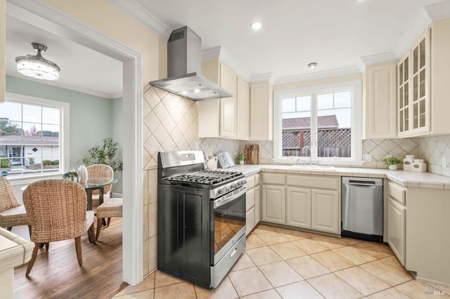 605 Baker St, Petaluma, CA 94952