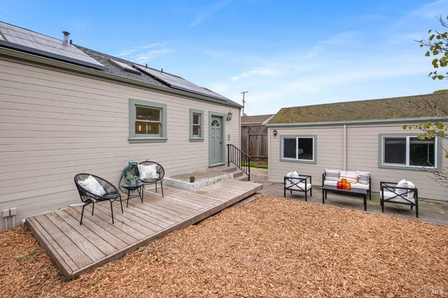 605 Baker St, Petaluma, CA 94952